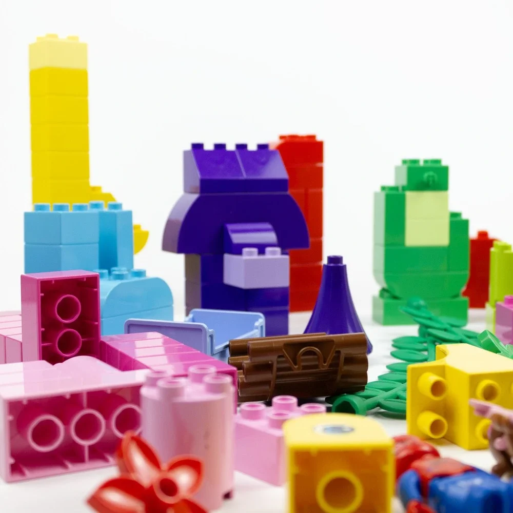 Lego Duplo Bulk Lot of 130+ pcs. Red Orange Yellow Green Blue Purple Pink + READ